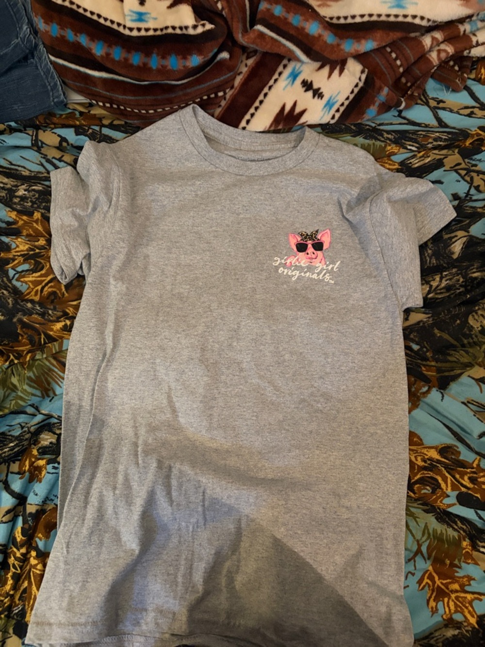 Women’s ' Gray Graphic Tee with Pink Accent